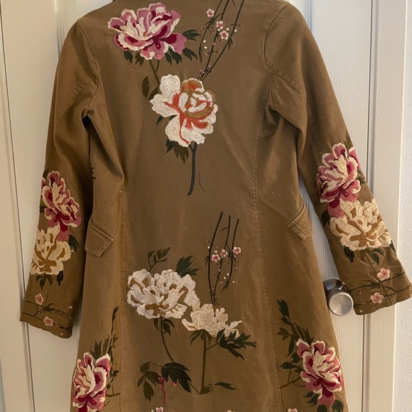 Jacket - Picture 5 of 7